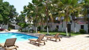 Bazén v ubytování Hotel Mar y Luna nebo v jeho okolí