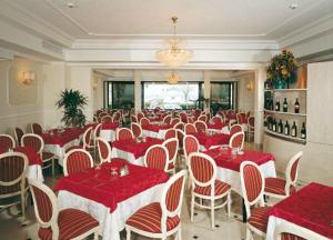 Posezení v ubytování Hotel Executive La Fiorita + 37 fotografií