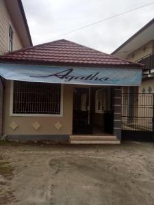 Fotografie z fotogalerie ubytování RedDoorz near Bundaran Kecil Palangkaraya v destinaci Palangkaraya