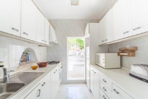 Kuchyňa alebo kuchynka v ubytovaní Finca La Siesta - Villa in Betlem, Mallorca