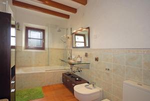 A bathroom at Villa Canova