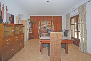 A kitchen or kitchenette at Villa Canova