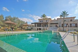 The swimming pool at or close to Villa Canova
