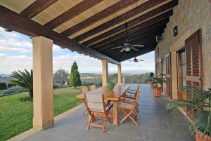 A balcony or terrace at Villa Canova