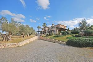 The building in which the holiday home is located