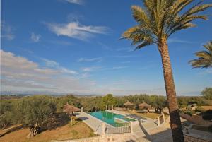 The swimming pool at or close to Villa Canova