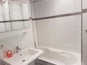 Koupelna v ubytování Wohnung Weitblick Haan + 13 fotografií
