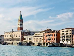 ヴェネツィアにあるBiennale Family Apartment in Veniceのギャラリーの写真