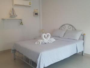 Gallery image of Charlie's Bungalows in Ko Si Chang