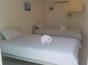 Gallery image of Charlie's Bungalows in Ko Si Chang +14 photos