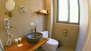 A bathroom at Hoka in Sanyi