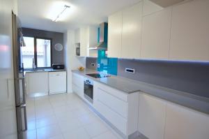 Η κουζίνα ή μικρή κουζίνα στο Toledo - Modern Apartment w View