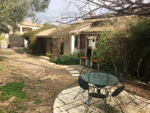 Zahrada ubytování Les Amandiers