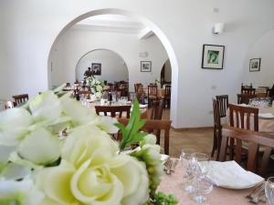 A restaurant or other place to eat at Villa Pascolo Még 37 kép
