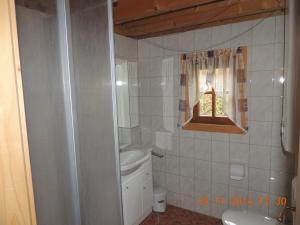 A bathroom at Egghartguthütte