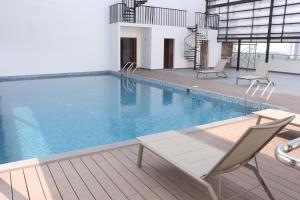Swimmingpoolen hos eller tæt på Hotel Karthika Park