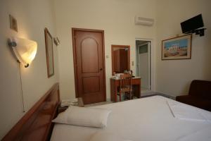 Gallery image of Lena Hotel in Heraklio