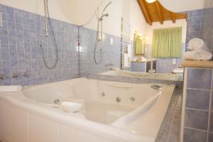 Koupelna v ubytování Hotel Adda + 37 fotografií