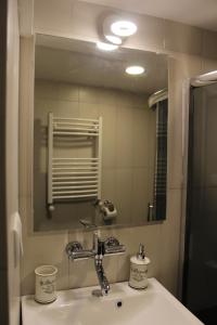 Vonios kambarys apgyvendinimo įstaigoje Centre Apartment on Rustaveli av.