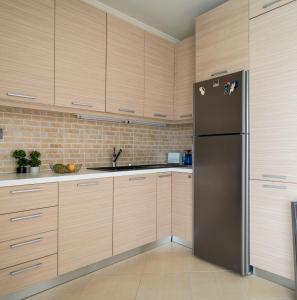 A kitchen or kitchenette at Dreamy Home by the Sea