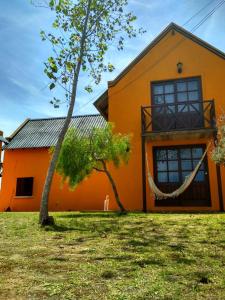 El edificio en el que está la casa de vacaciones