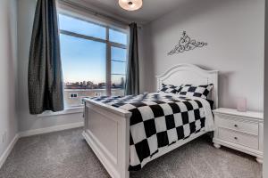 Imagen de la galería de Three-Bedroom House with Walk-in Closet #29 Sunalta Downtown, en Calgary