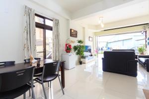 Posezení v ubytování Yilan Dongshan Cypress B&B