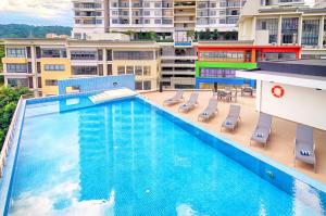Bazén v ubytování Bespoke Hotel Puchong nebo v jeho okolí