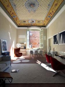 Foto dalla galleria di La Finestra Guest Apartment - Eco&Bio a Lucca