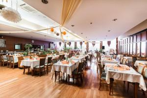 Εστιατόριο ή άλλο μέρος για φαγητό στο Hotel Barátság