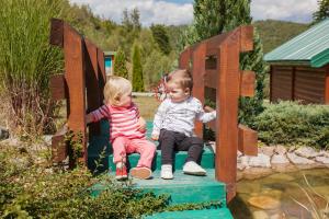 Bambini che soggiornano presso Hotel & Resort Gacka