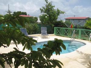 A piscina localizada em Eumelvilla ou nos arredores