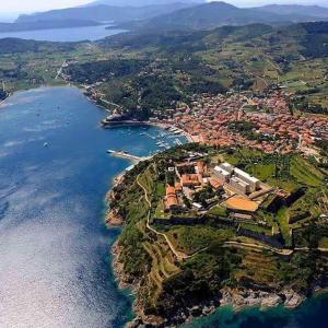 Φυσικό τοπίο κοντά σε αυτή η παραθεριστική κατοικία
