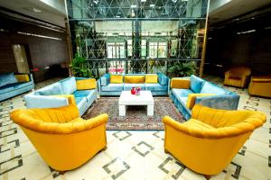 Posezení v ubytování West Shine Hotel
