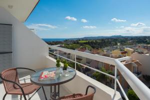 Gallery image of S&A Amazing Sea View Apartment in Rhodes Town