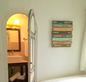 Postel nebo postele na pokoji v ubytování Hôtel Emeraude Essaouira