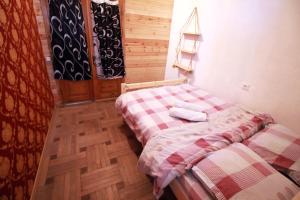 Katil atau katil-katil dalam bilik di Sheni Hostel