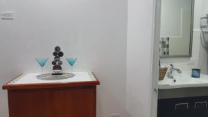 Ein Badezimmer in der Unterkunft DB Tower Vacation Rental