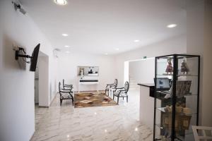 Gallery image of SH Boutique Hotel in São Tomé