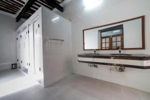 Bilik mandi di Stone Town House