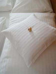 سرير أو أسرّة في غرفة في أبارتمنت براكبيرغ