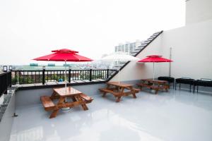 Balkón nebo terasa v ubytování Yeosu Thestay Hostel