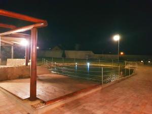 Piscina a Hotel Dvůr o a prop