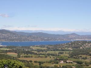 Beautiful Apartment in La Croix Valmer with Balconyの鳥瞰図