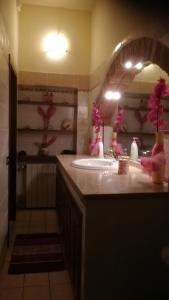 A bathroom at Il Nido Rustico
