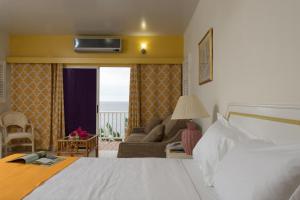 Bird Rock Beach Hotel客房内的一张或多张床位
