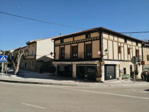 Afbeelding uit fotogalerij van Alojamientos Palacete in Peñaranda de Duero