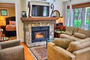 A seating area at Poets Cove Resort & Spa