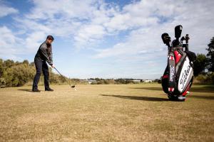 Golf v rezortu nebo okolí