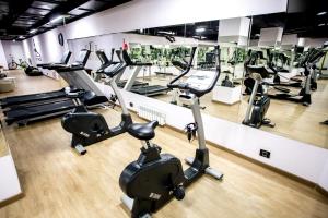 Fitness centrum a/nebo fitness zařízení v ubytování West Shine Hotel